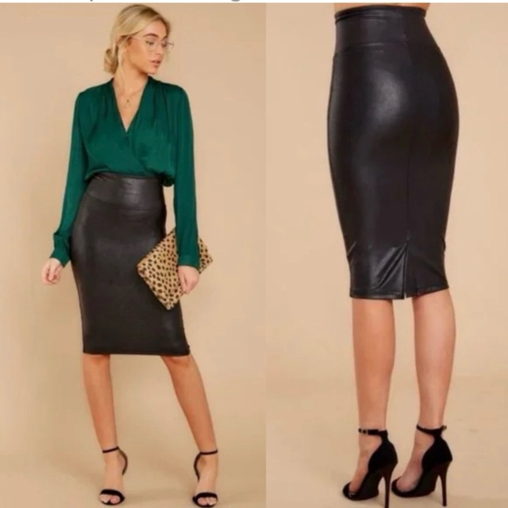SPANX FAUX LEATHER PENCIL SHAPING SKIRTS STRETCH BY :SARA BLAKELY